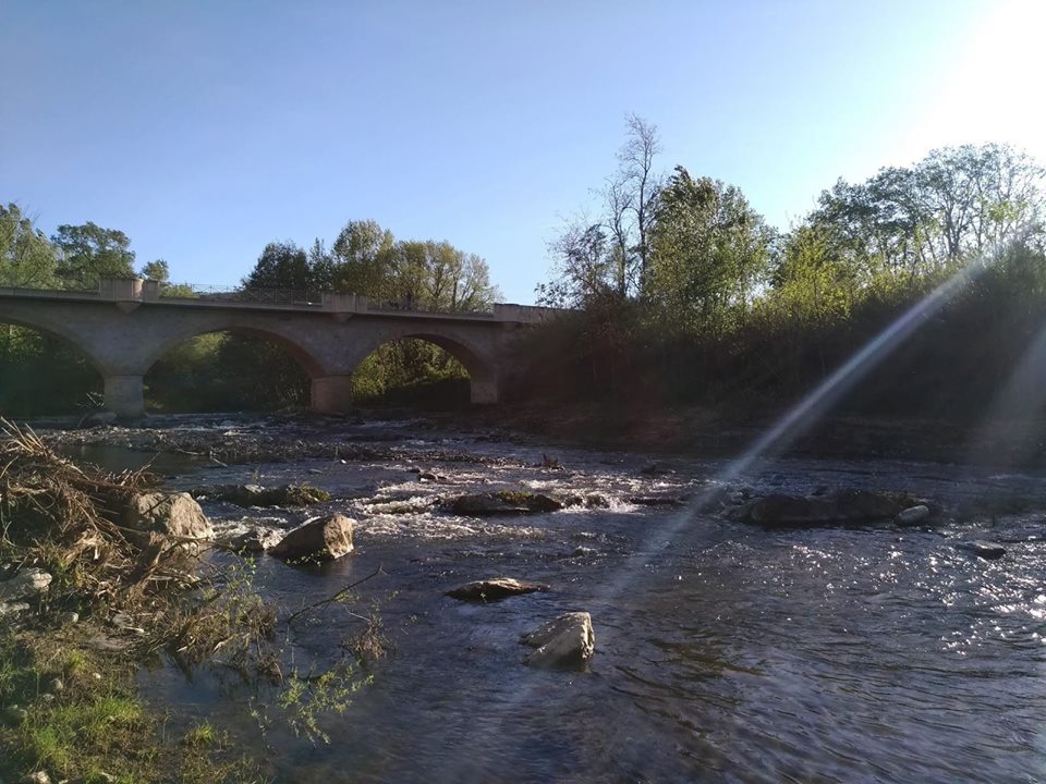 Depuis : Sous le pont de l'Agly