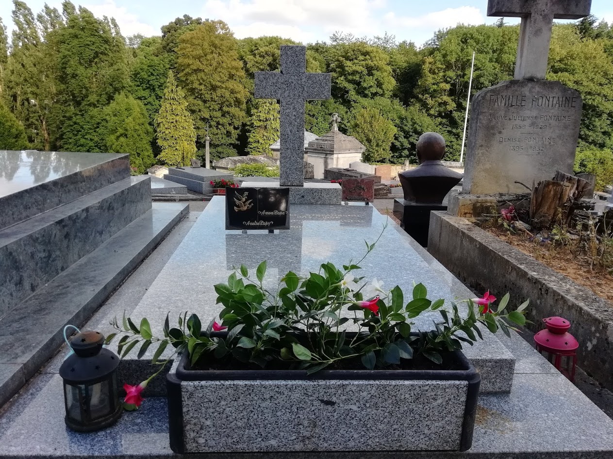 Depuis : Allons enfants au cimetière
